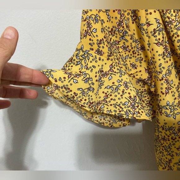 Max Studio floral blouse - Picture 4 of 5